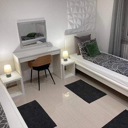 Apartman Sonas With Free Private Parking Karlovac Exterior photo